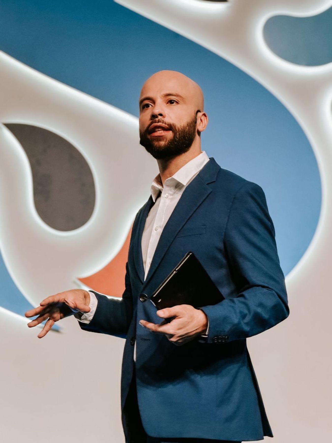 André Castro apresentando